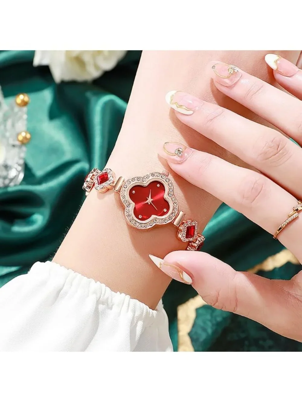 Women's Red Diamond Bracelet Fashion Dress Quartz Luxury Elegant Wrist Watch